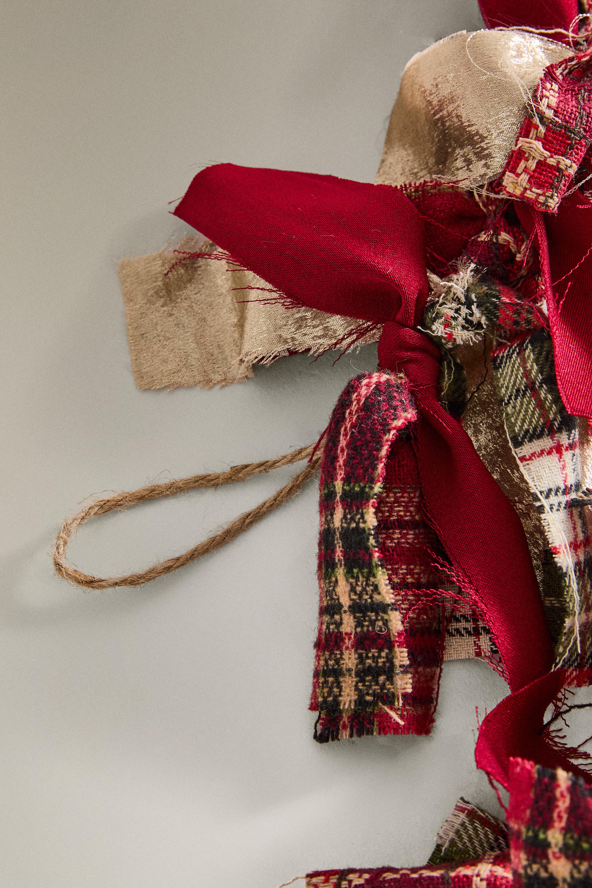 CHRISTMAS FABRIC GARLAND